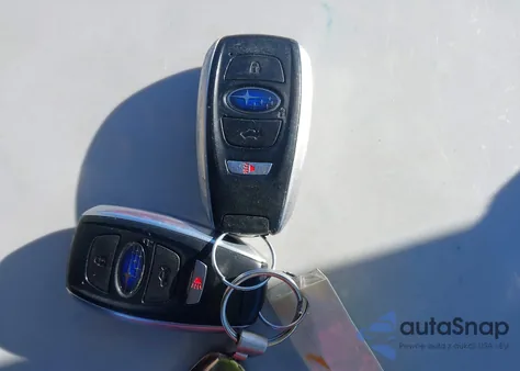 2015 Subaru Legacy 2.5I Limited из США, поврежденный, VIN 4S3BNAN65F3026100